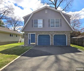 71 Wyandotte Avenue, Dumont, NJ 07628