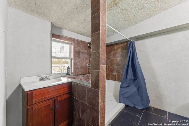 2930 Shane Rd, San Antonio, TX 78223