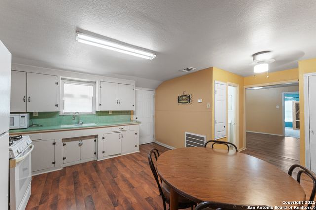 2930 Shane Rd, San Antonio, TX 78223
