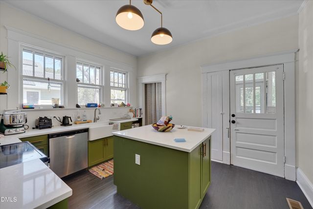 2607 Chapel Hill Road, Durham, NC 27707