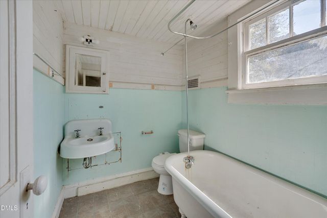 2607 Chapel Hill Road, Durham, NC 27707