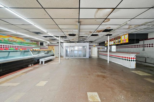 6309 W Grand Avenue, Chicago, IL 60639