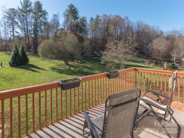 16 Southwood Drive, Weaverville, NC 28787