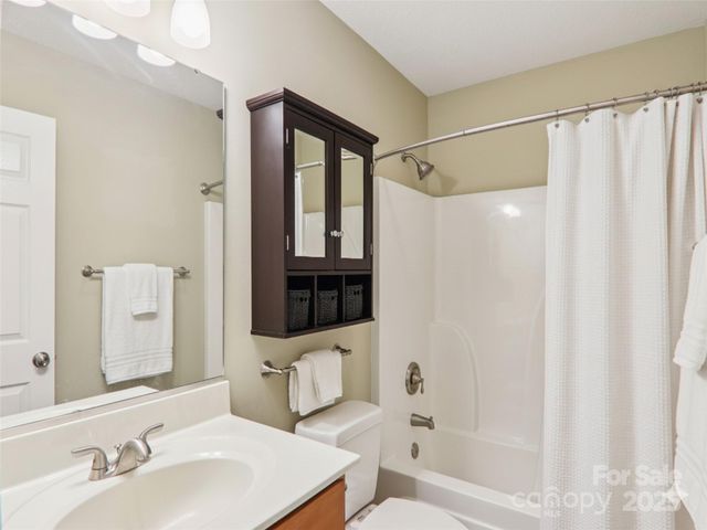 16 Southwood Drive, Weaverville, NC 28787