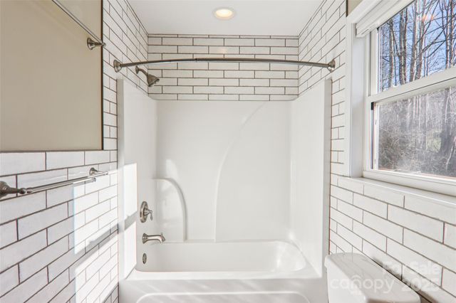 16 Southwood Drive, Weaverville, NC 28787