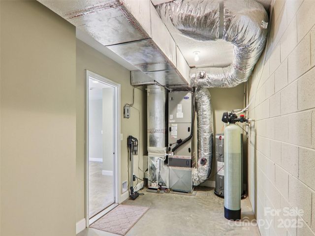 16 Southwood Drive, Weaverville, NC 28787