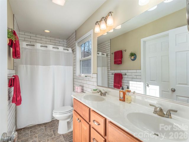 16 Southwood Drive, Weaverville, NC 28787