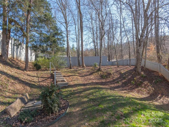 16 Southwood Drive, Weaverville, NC 28787
