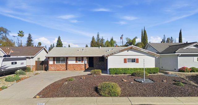 5831 Verde Cruz Way, Sacramento, CA 95841