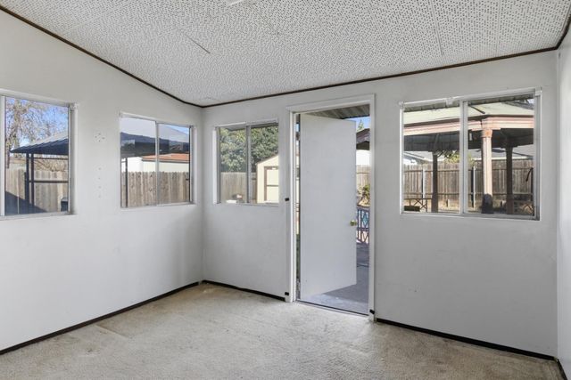 5831 Verde Cruz Way, Sacramento, CA 95841