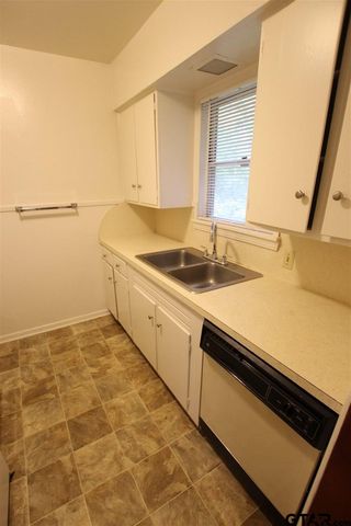 420 ½ Hudson Ave, Tyler, TX 75701