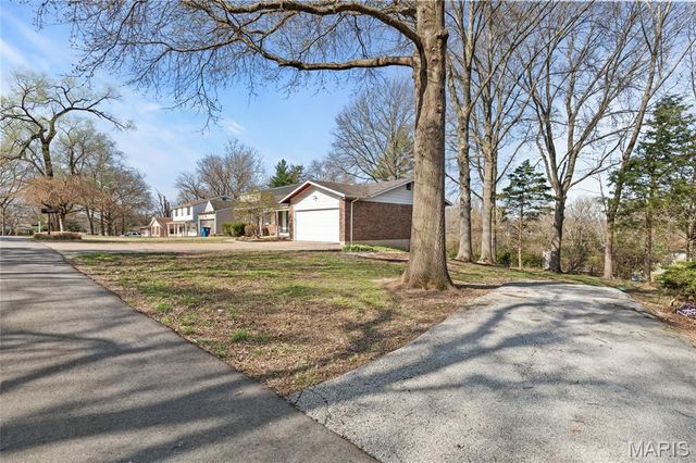 12065 Lavida Avenue, Unincorporated, MO 63138