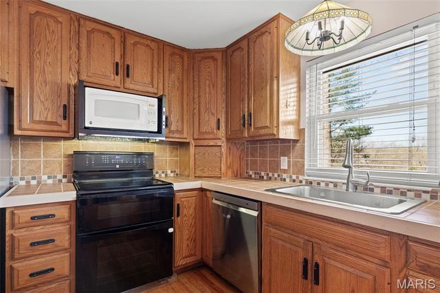 12065 Lavida Avenue, Unincorporated, MO 63138