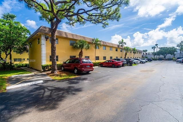 5168 NE 6th Ave 416, Oakland Park, FL 33334