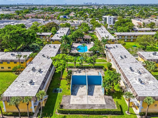 5168 NE 6th Ave 416, Oakland Park, FL 33334