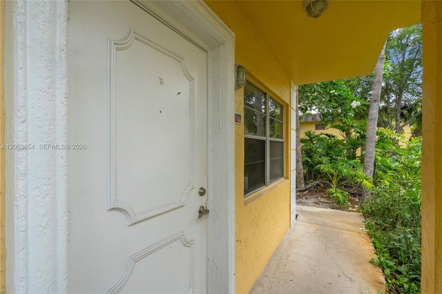 5168 NE 6th Ave 416, Oakland Park, FL 33334
