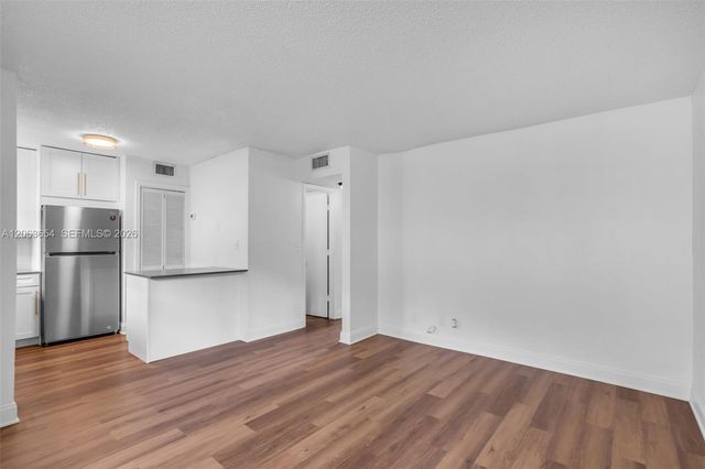 5168 NE 6th Ave 416, Oakland Park, FL 33334