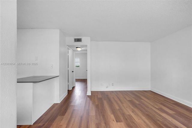 5168 NE 6th Ave 416, Oakland Park, FL 33334