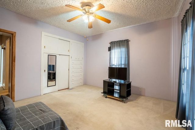 512 N 16TH Street, Herrin, IL 62948