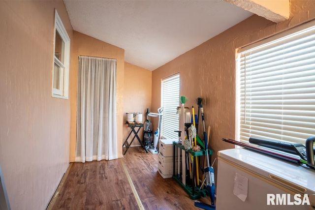 512 N 16TH Street, Herrin, IL 62948