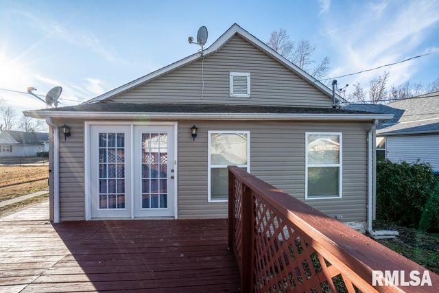 512 N 16TH Street, Herrin, IL 62948