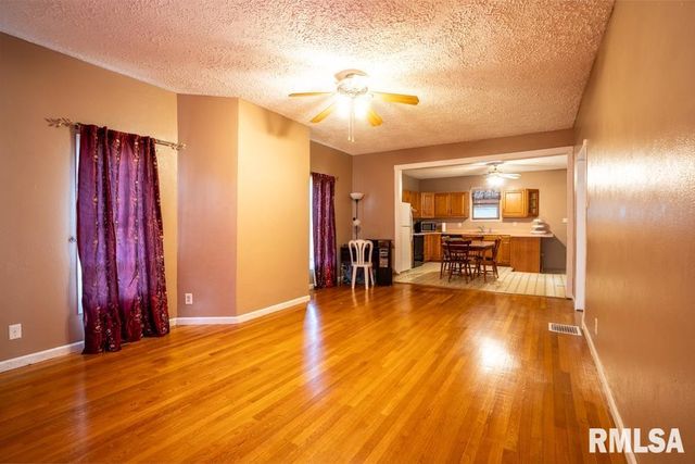 512 N 16TH Street, Herrin, IL 62948