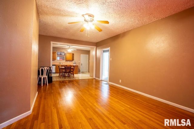 512 N 16TH Street, Herrin, IL 62948