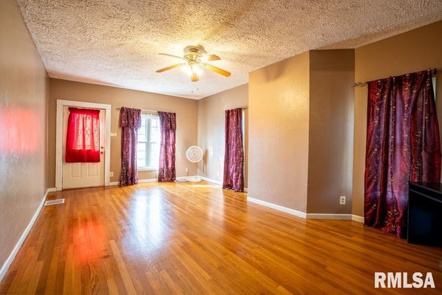 512 N 16TH Street, Herrin, IL 62948