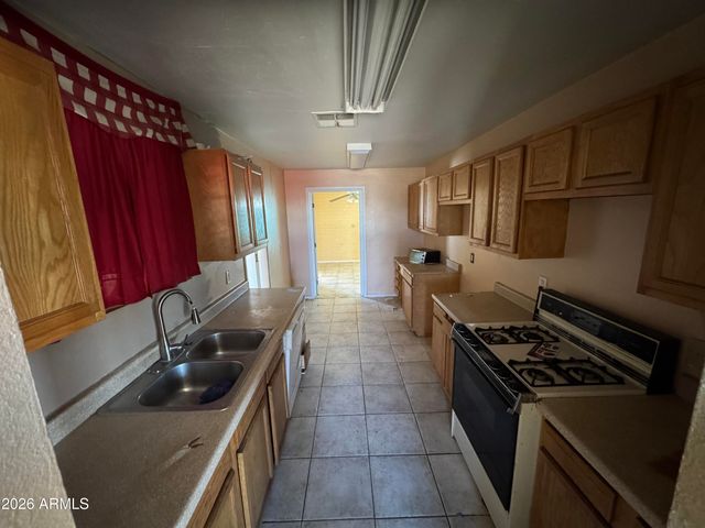 1311 N 38TH Avenue, Phoenix, AZ 85009