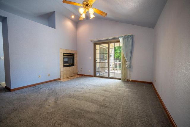 319 Shelduck Ln, Galt, CA 95632