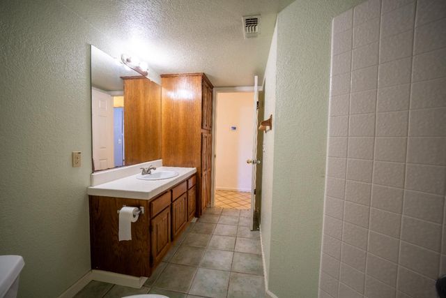 319 Shelduck Ln, Galt, CA 95632