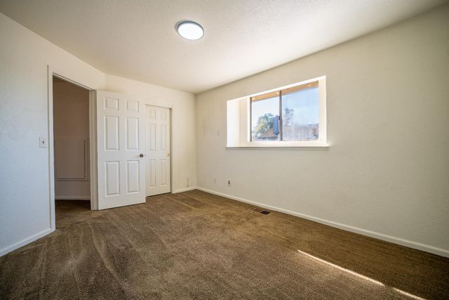 319 Shelduck Ln, Galt, CA 95632