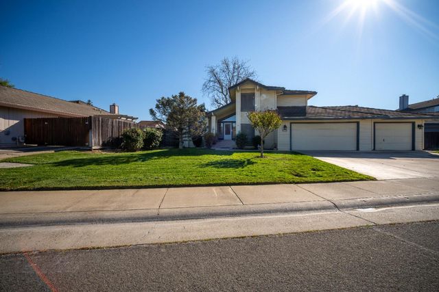 319 Shelduck Ln, Galt, CA 95632