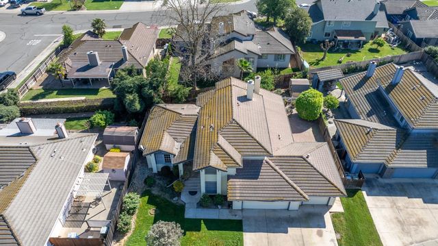 319 Shelduck Ln, Galt, CA 95632