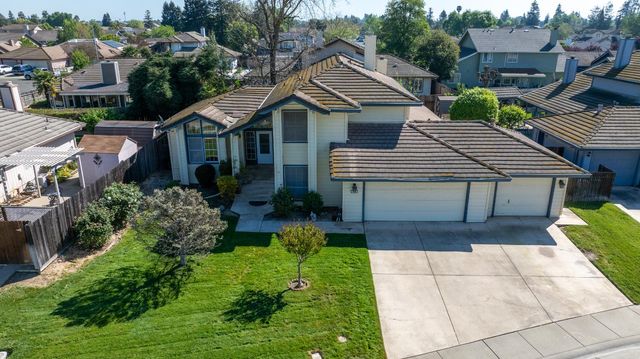 319 Shelduck Ln, Galt, CA 95632