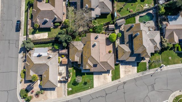 319 Shelduck Ln, Galt, CA 95632