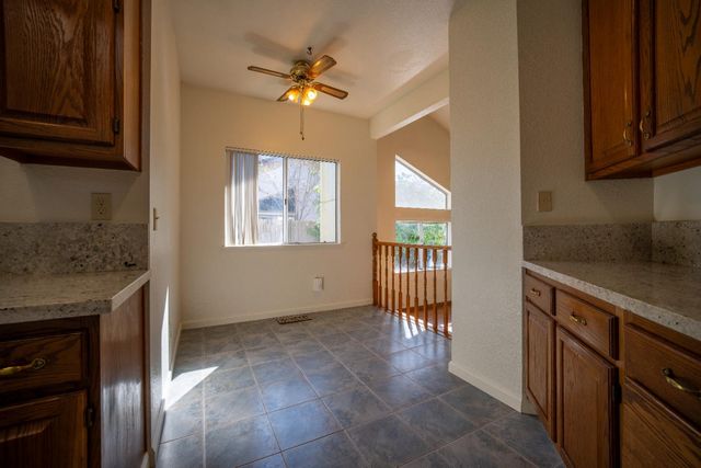 319 Shelduck Ln, Galt, CA 95632