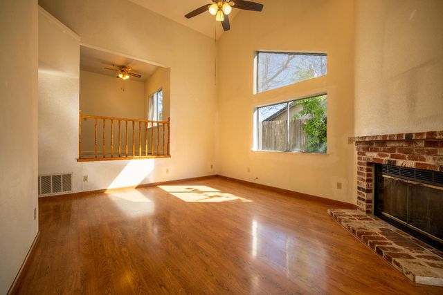 319 Shelduck Ln, Galt, CA 95632