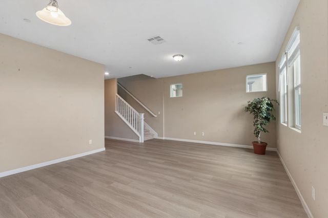 8877 Tethys Ln, Elk Grove, CA 95758