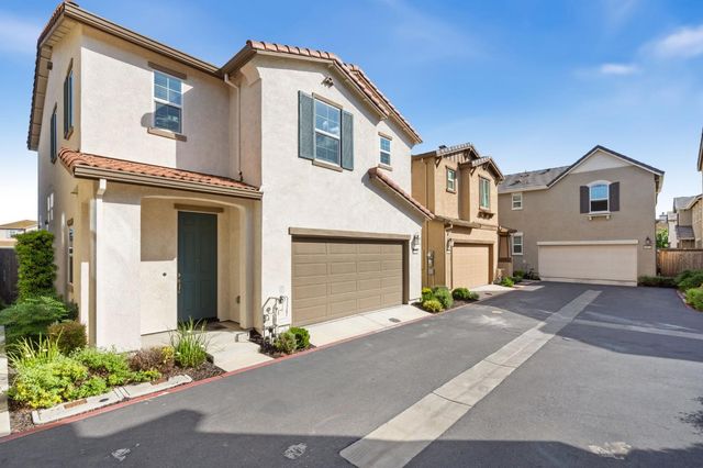 8877 Tethys Ln, Elk Grove, CA 95758
