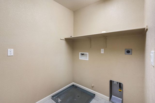 8877 Tethys Ln, Elk Grove, CA 95758