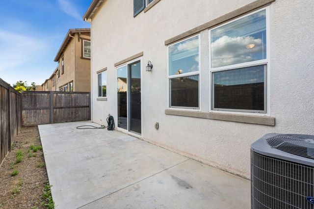 8877 Tethys Ln, Elk Grove, CA 95758