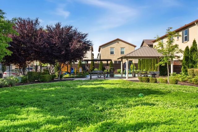 8877 Tethys Ln, Elk Grove, CA 95758