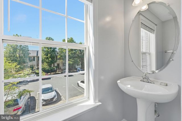 102 REGINA LN, Fredericksburg, VA 22405