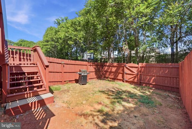 102 REGINA LN, Fredericksburg, VA 22405