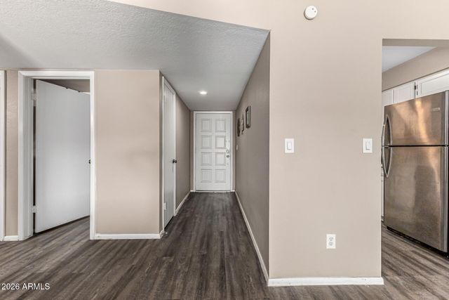 2101 W PONTIAC Drive, Phoenix, AZ 85027