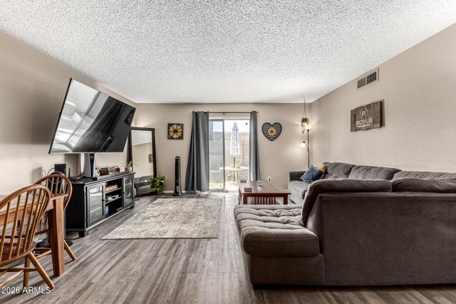 2101 W PONTIAC Drive, Phoenix, AZ 85027