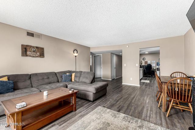 2101 W PONTIAC Drive, Phoenix, AZ 85027