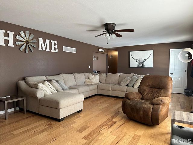 402 S Reserve Street, Rosebud, MO 63091