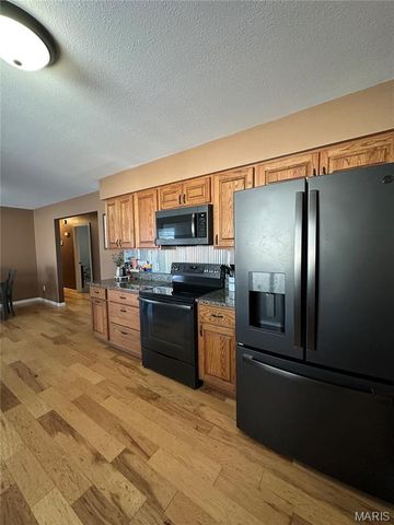 402 S Reserve Street, Rosebud, MO 63091